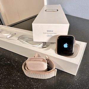 Apple Watch Series 4 Gold Aluminum Case 44mm